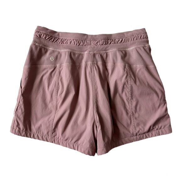 Lululemon Dance Studio High Rise Short in Lavender Lux Size 6 - Picture 2 of 5